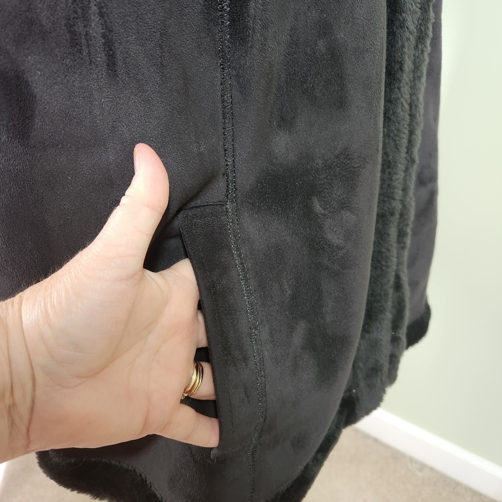 Chaps Faux Suede black Vest, Faux fur trim, Sz 2X - Picture 4 of 10